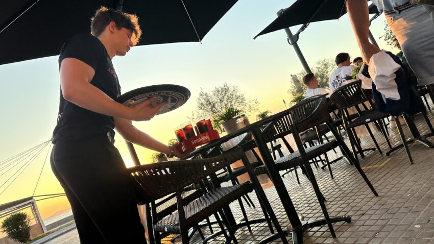 Restaurant Aroma op Mallorca zoekt coole promotors / proppers — Holidayjob